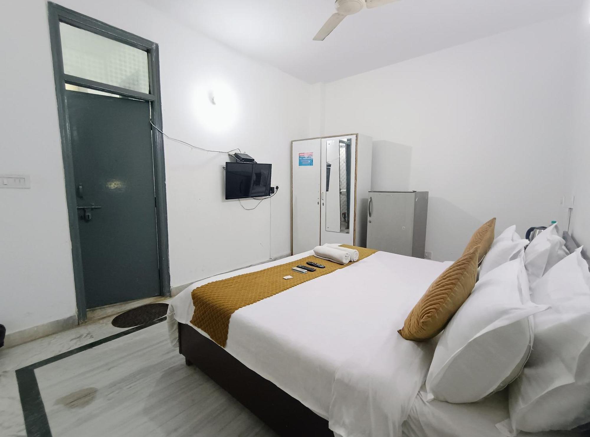 Hotel Hauz Khas Fort View Нью-Делі Екстер'єр фото