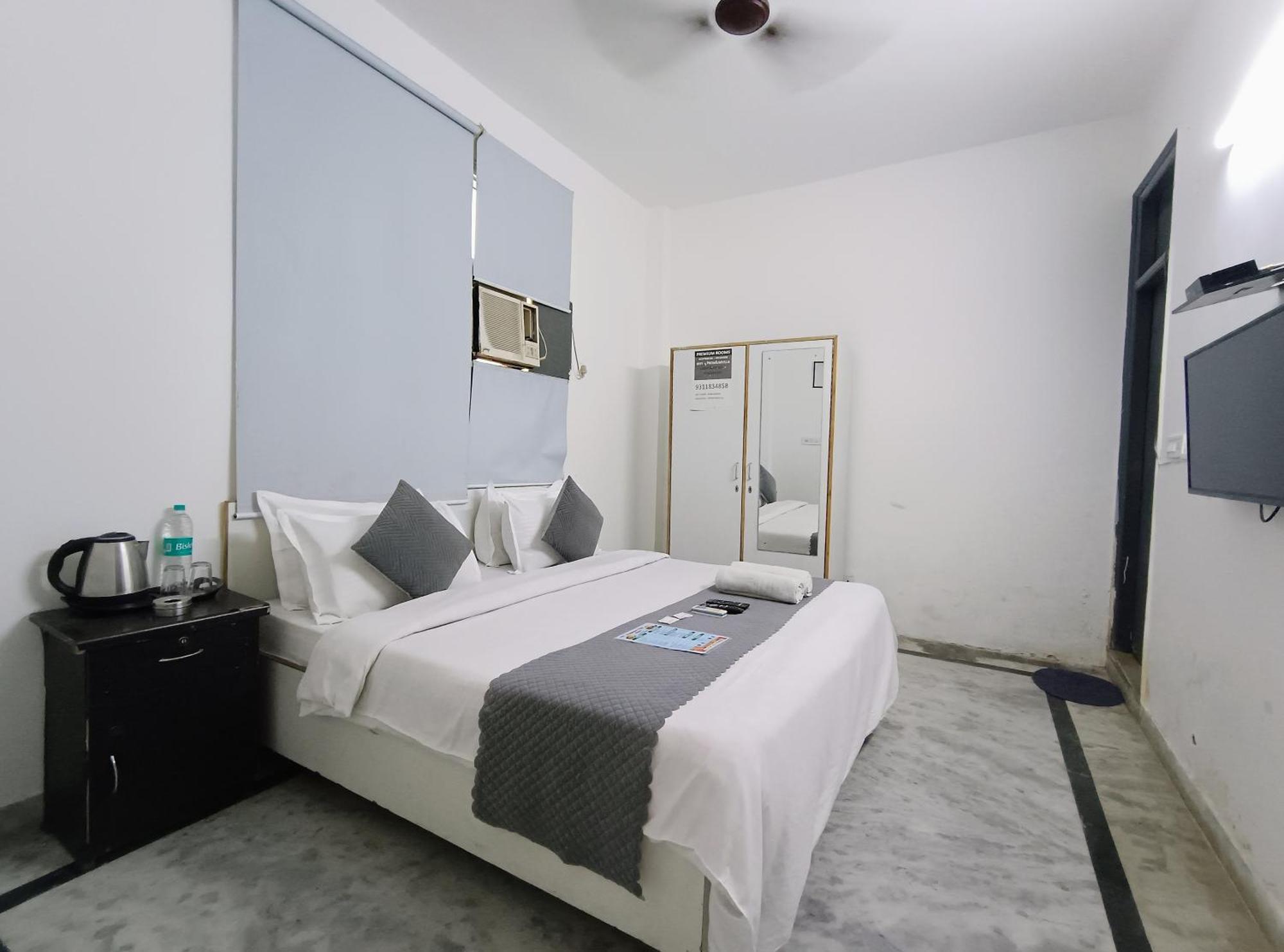 Hotel Hauz Khas Fort View Нью-Делі Екстер'єр фото