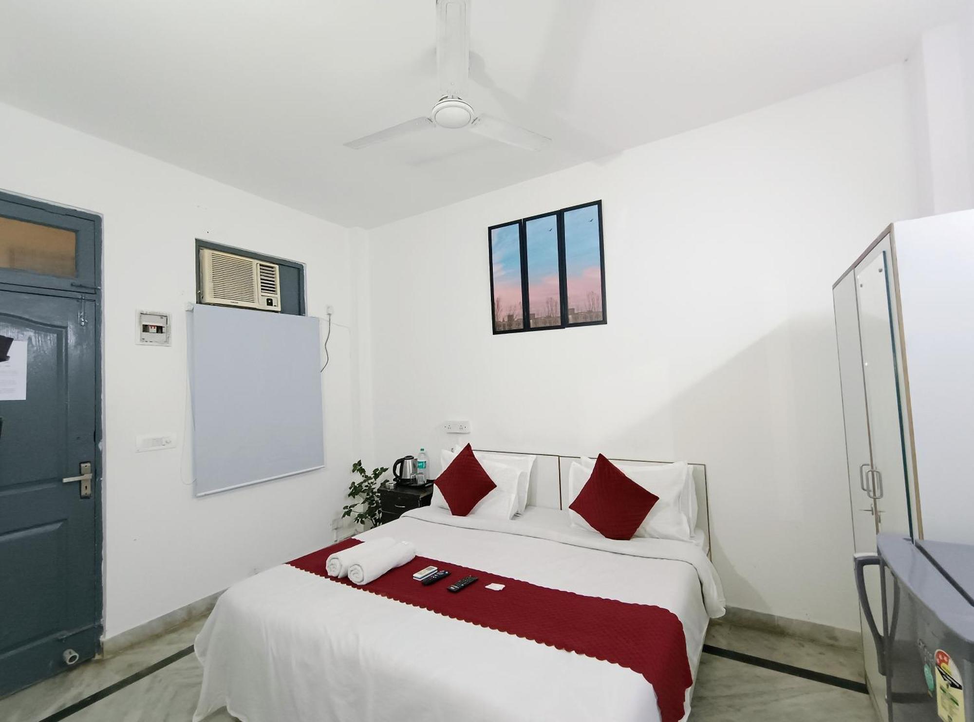 Hotel Hauz Khas Fort View Нью-Делі Екстер'єр фото