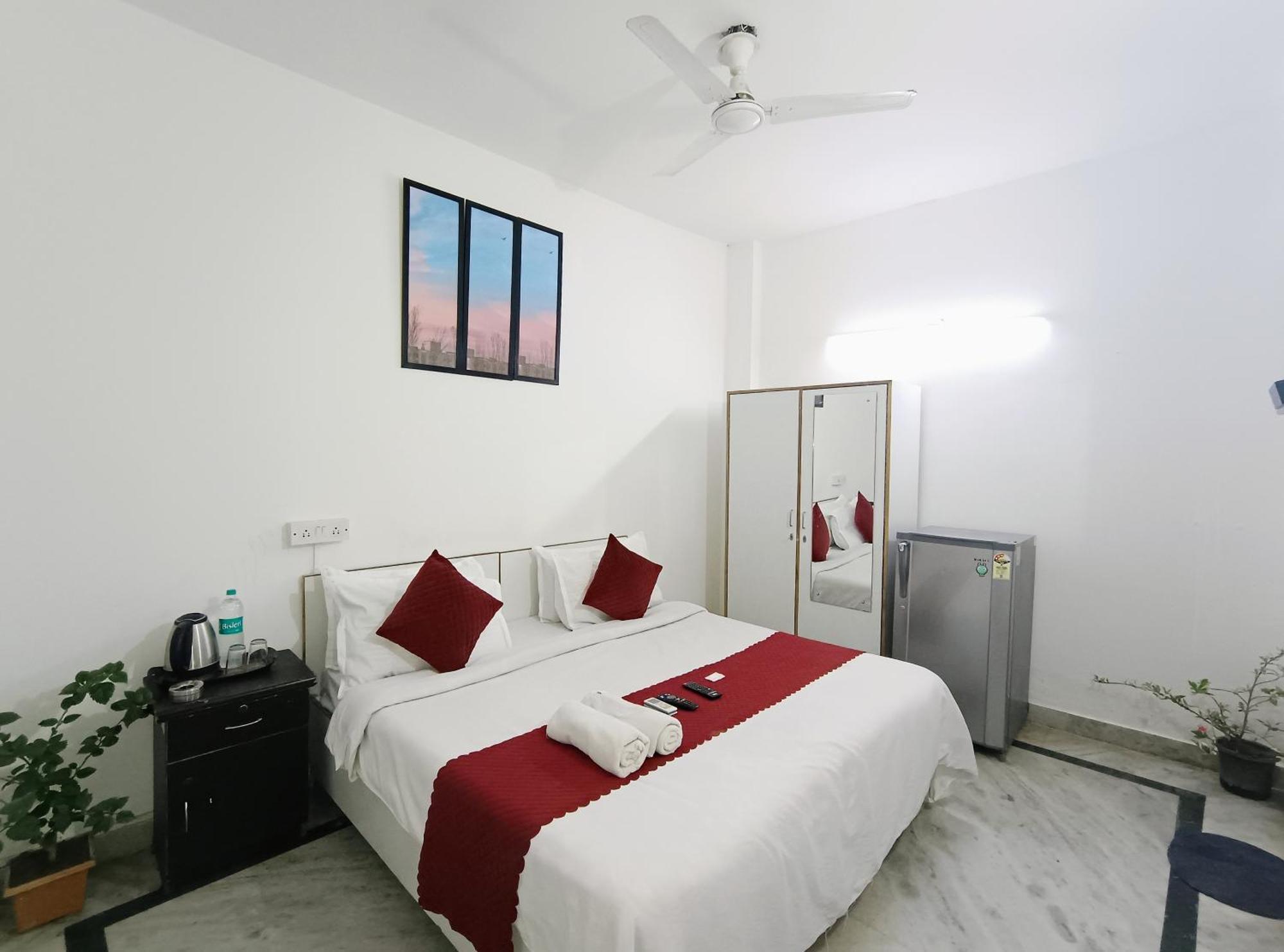 Hotel Hauz Khas Fort View Нью-Делі Екстер'єр фото
