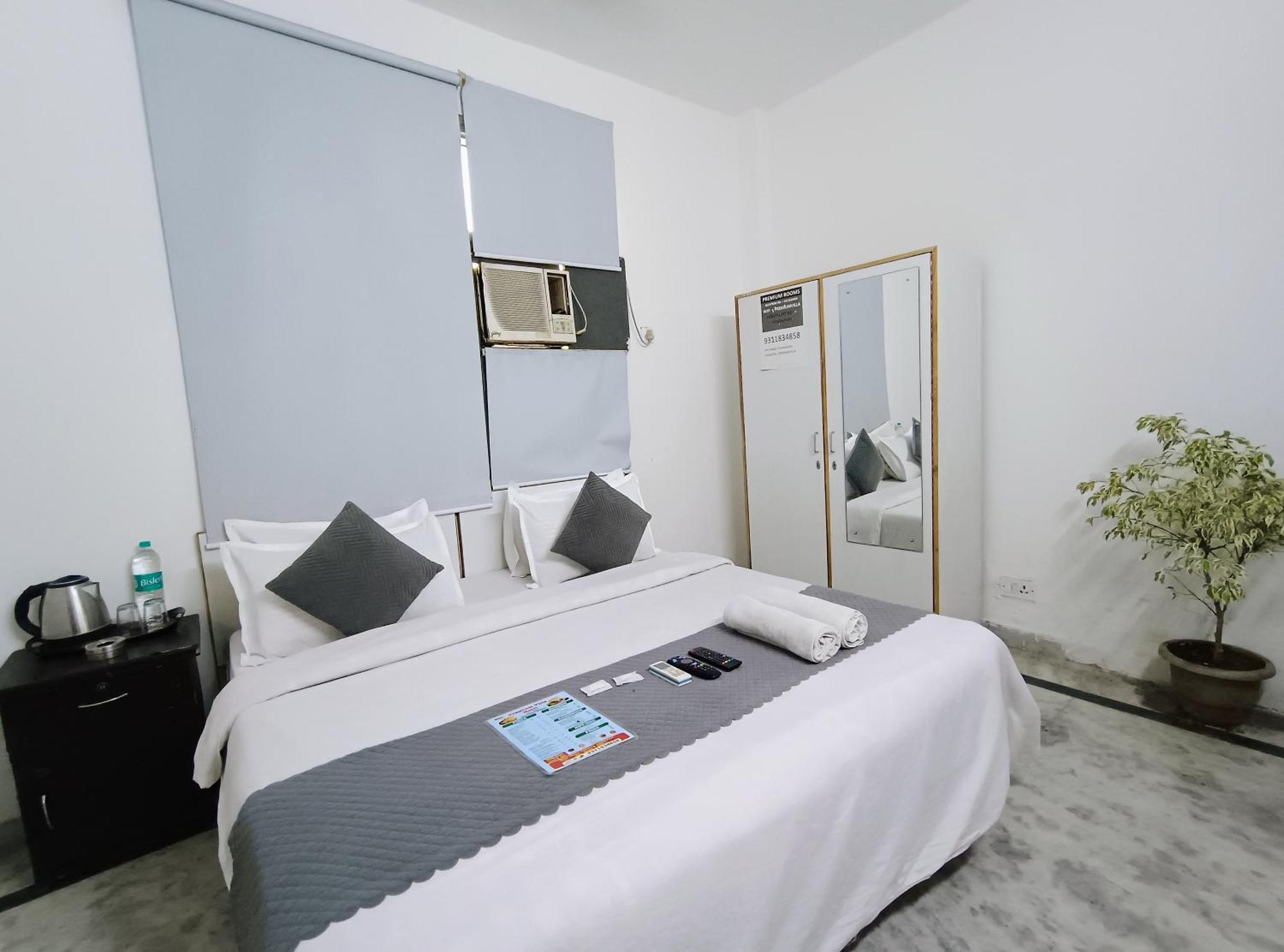 Hotel Hauz Khas Fort View Нью-Делі Екстер'єр фото